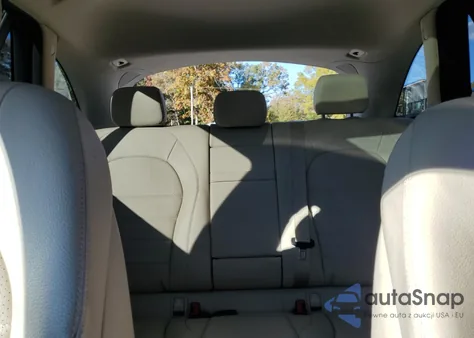 2018 Mercedes-Benz Glc 300 from USA, damaged, VIN WDC0G4JB7JV015693